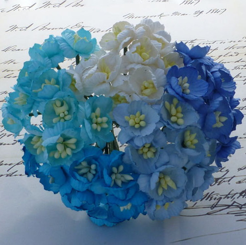 Набор 5 декоративных цветков вишни в голубых тонах