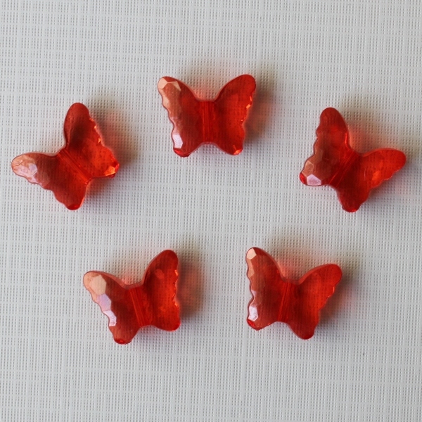 Бусинка из акрила "Бабочка"  красного цвета, 22х18х9 мм