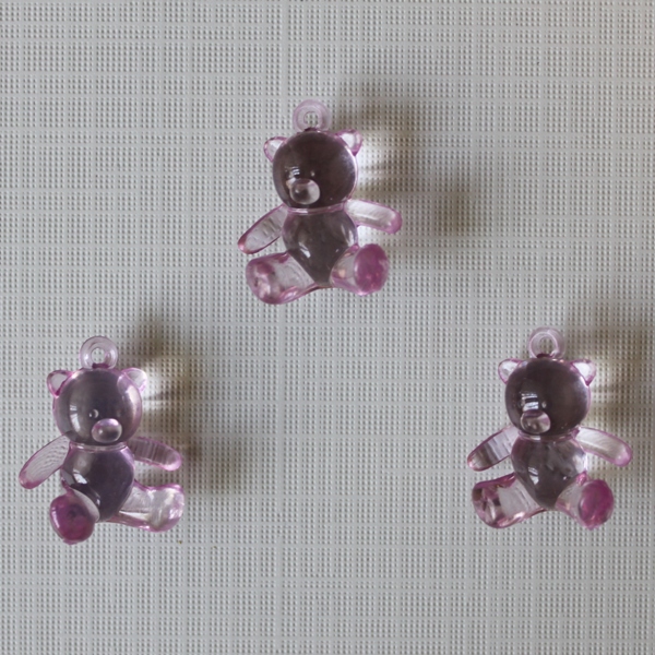 Акрилова підвіска "Ведмедик" світло-рожевого кольору, 25х21х10 мм