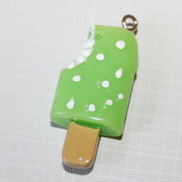 Пластикова підвіска "Ескімо" зеленого кольору, 44х20х11 мм, 1 шт