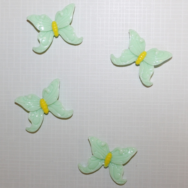 Пластиковый кабошон Бабочка с узором зеленого цвета, 34х28 мм, 1 шт
