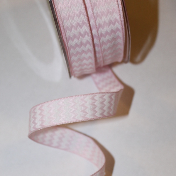 Лента Chevron Stripes Pink от компании May Arts, 90 см