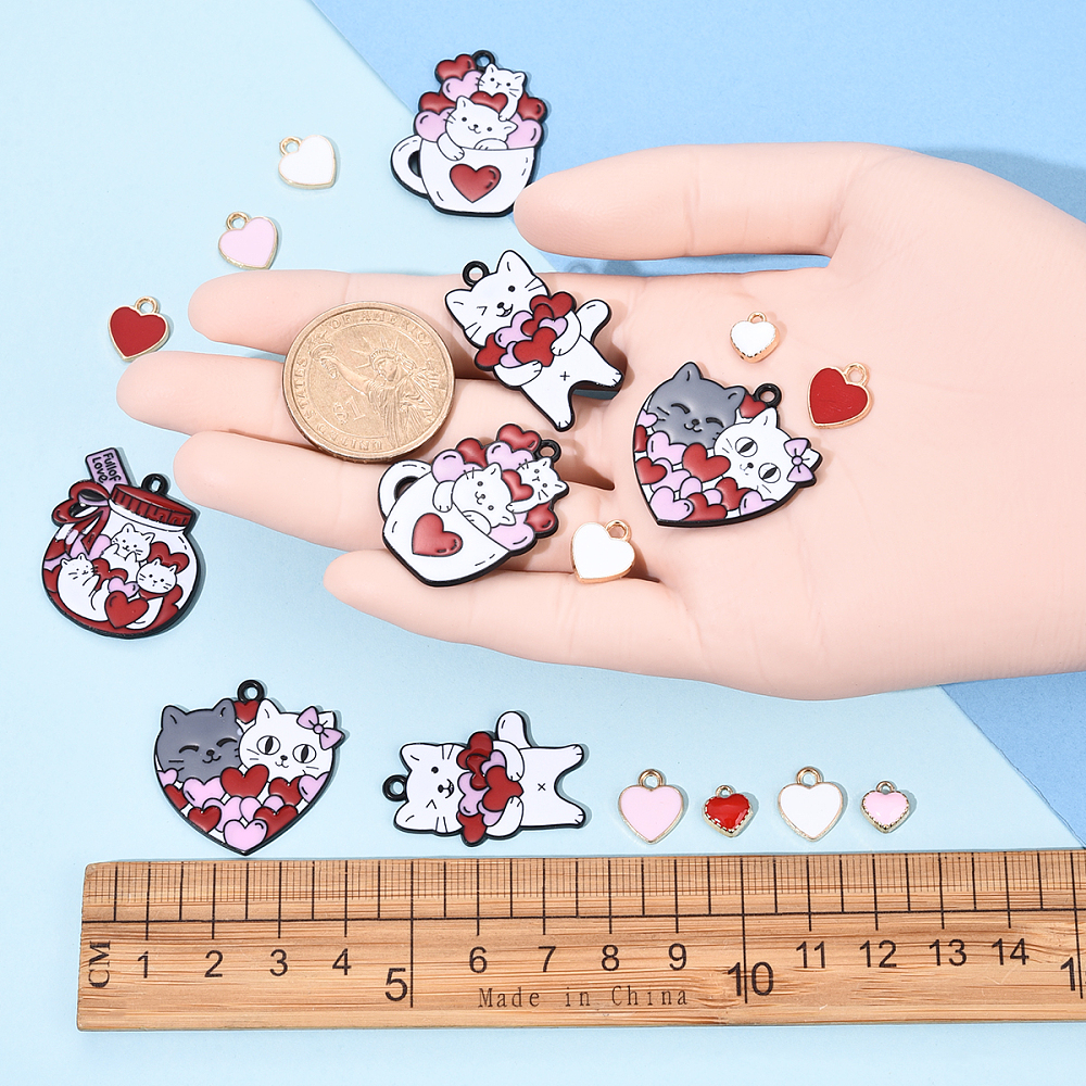 Набір підвісок з емаллю Закохані коти, 19 штук, 10-30 мм