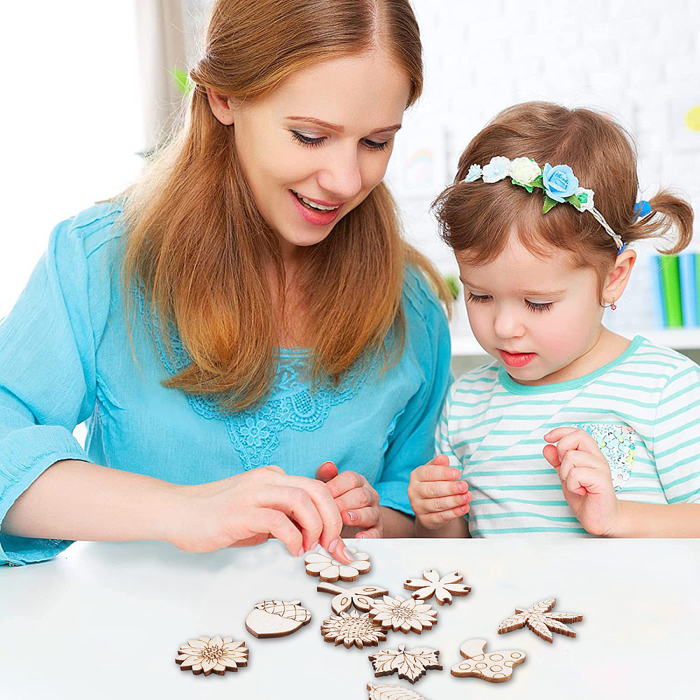 Набір дерев'яних прикрас Квіти та листочки, 2-3 см, 10 штук